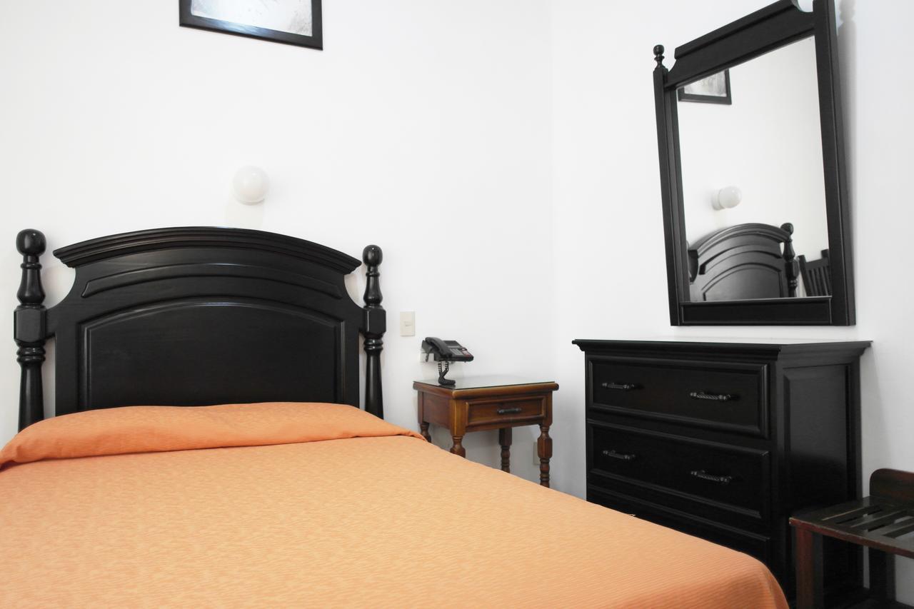Hotel De Los Banos Pachuca Екстериор снимка